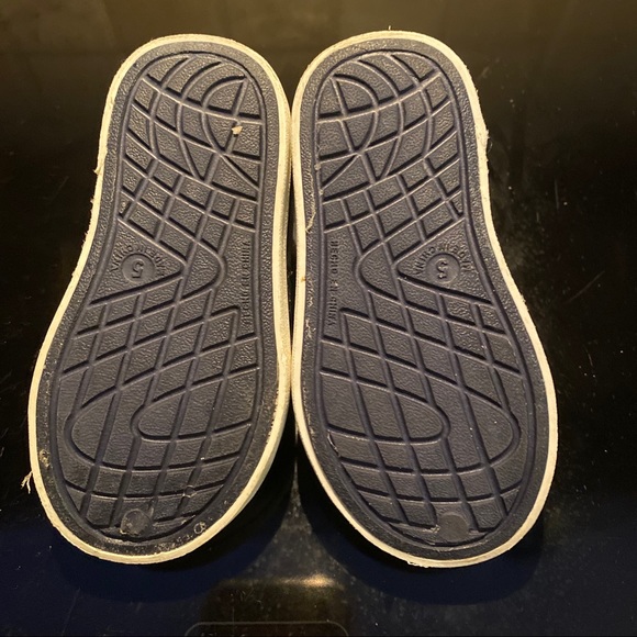 π3/$15π Old Navy Slip On Sandal - Picture 4 of 5